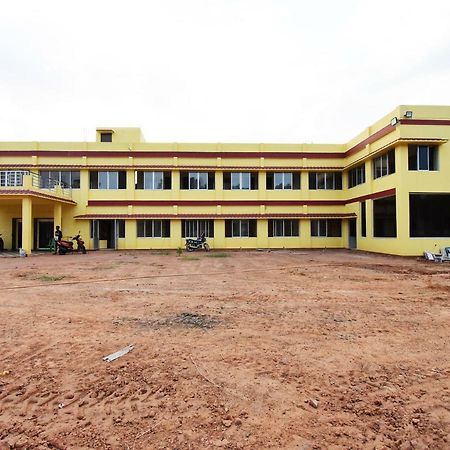 Oyo 43926 Sanchari Atithi Nivas Hotel Bolpur Exterior photo