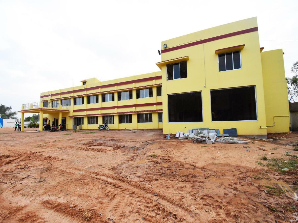 Oyo 43926 Sanchari Atithi Nivas Hotel Bolpur Exterior photo