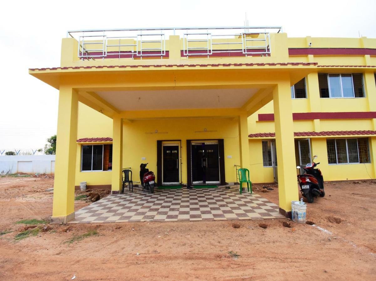 Oyo 43926 Sanchari Atithi Nivas Hotel Bolpur Exterior photo